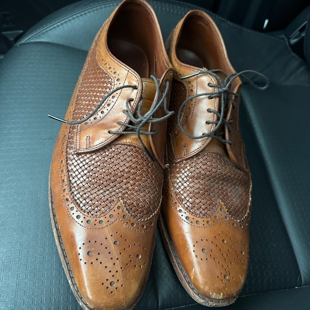 Allen Edmonds men’s brown leather dress shoes